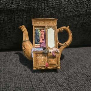 The Bombay Company | 1996 Chippendale Chest Dresser Porcelain Collectible Teapot